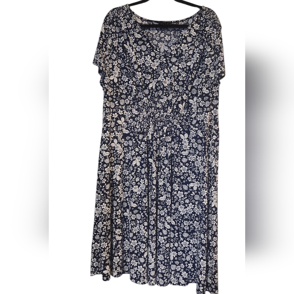 Maggy London Navy And White Flowy, Stretchy, Floral Midi Dress, 20W